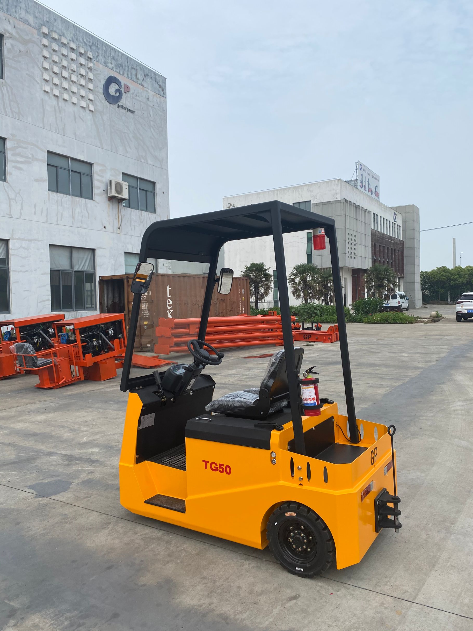 Tractor de remolque eléctrico de 4 toneladas, 5 toneladas y 6 toneladas.