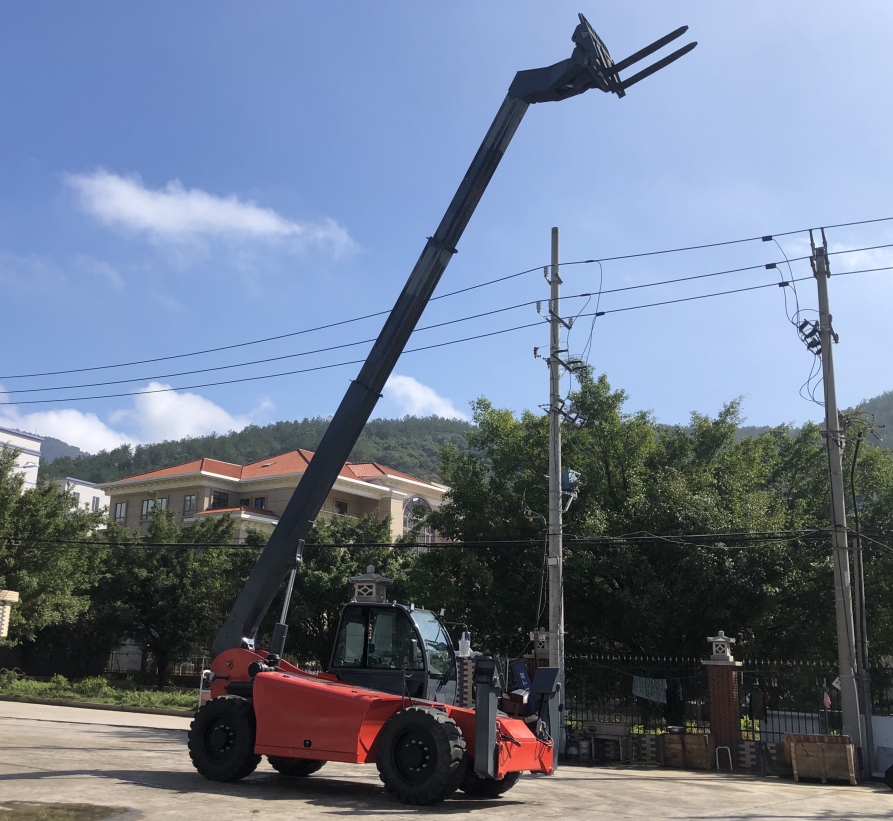  Carretilla elevadora con manipulador telescópico versátil GTF40 para manipulación de materiales